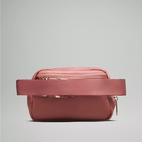 NWT Lululemon Everywhere Belt Bag Metal Hardware, Spiced Chai and Rose Gold - Picture 2 of 7